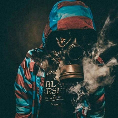 Gas mask Smoke Photography, Portrait Photography Poses, Urban ...