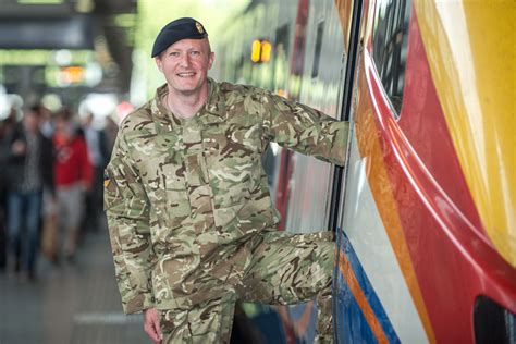 Reservists wear their uniforms with pride for Uniform to Work Day - GOV.UK