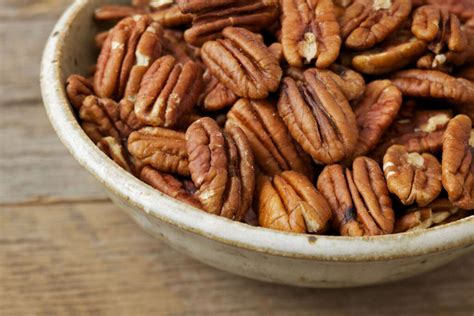 Keto Nuts: 10 Best Keto Nuts