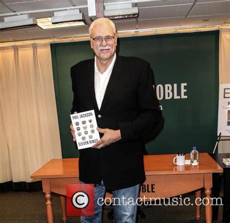 Phil Jackson - Phil Jackson signs copies of his new book Eleven Rings ...