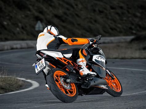 2014 KTM RC 200 Review - Top Speed