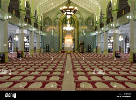 Sultan Mosque: prayer hall Stock Photo - Alamy