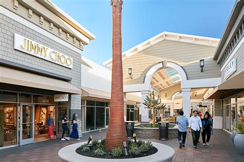 Livermore Premium Outlets (Paragon Outlets) - Outlet mall in California ...