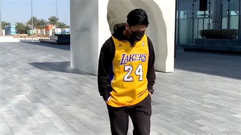 How To Wear A Basketball Jersey Casually? - Metro League