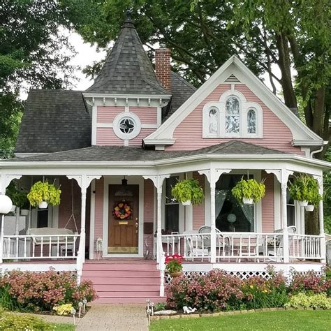 Vintage Home of the Day! Momence, IL #oldhouse #vintagehomes # ...