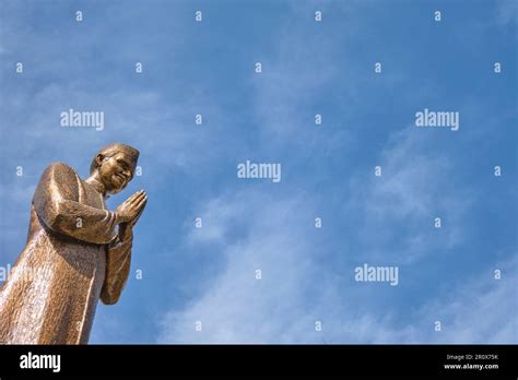 A gold, bronze statue of the standing Indian Prime Minister, Lal ...