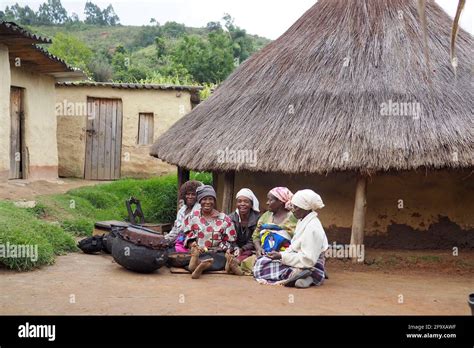 African homestead hi-res stock photography and images - Alamy