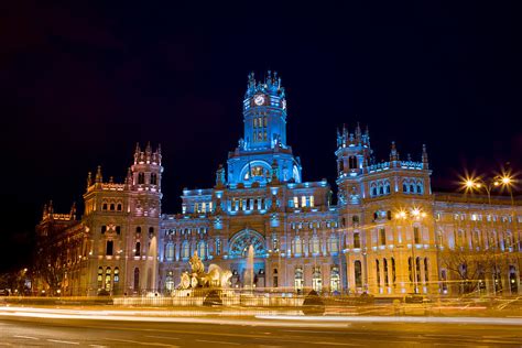 Plaza de Cibeles at Night in Madrid Photograph by Artur Bogacki - Fine ...