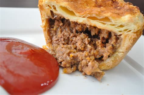 Can't wait to try this one... scrumptious Aussie meat pie :) Australian ...