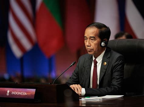 Indonesia's President Calls for World to End Global 'Dichotomy'