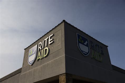 Rite Aid Prepares Chapter 11 Bankruptcy to Restructure Debts - Bloomberg