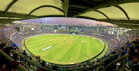 M Chinnaswamy Stadium Pitch Report - Records, Ground Stats, Analysis ...