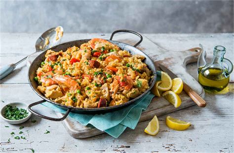 Easy Spanish Paella Recipe | Tesco Real Food