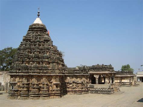 Someshwara Temple, Lakshmeshwara - Pilgrimaide