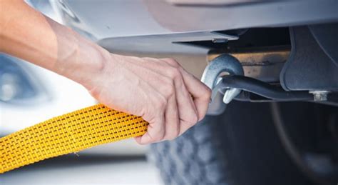 Reasons Why You Shouldn't Tow Your Vehicle Yourself | AAA Towing