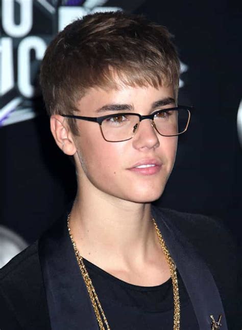 Celebrities with Glasses | Famous People Who Wear Glasses