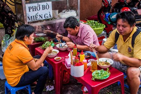 Street food in Vietnam - 15 must try dishes in 2024