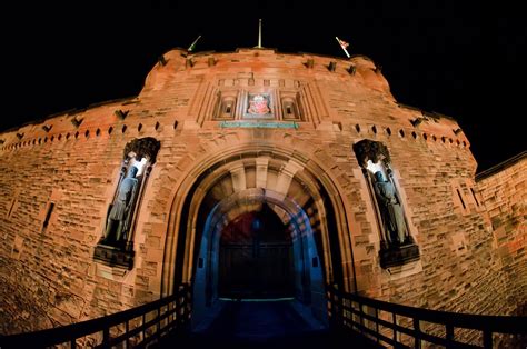 Edinburgh Castle Ghosts - Is Edinburgh Castle Haunted? - Wandering Crystal