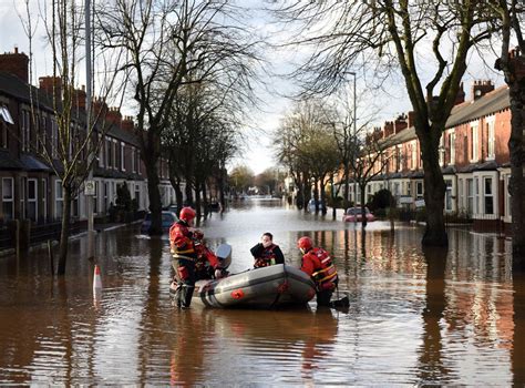 UK flooding: Government faces calls to overhaul flood defences in ...