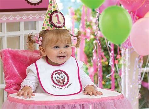 22 Fun Ideas For Your Baby Girl's First Birthday Photo Shoot