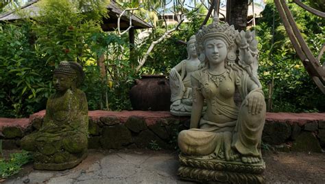 Free Photo | Traditional sculptures of bali