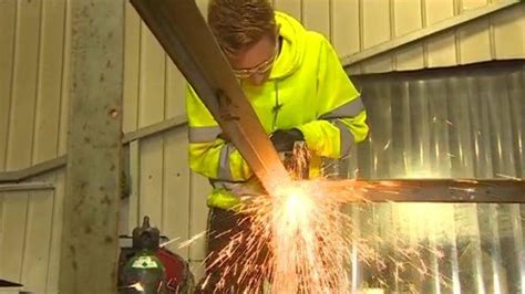 Scottish engineering continues to grow - BBC News