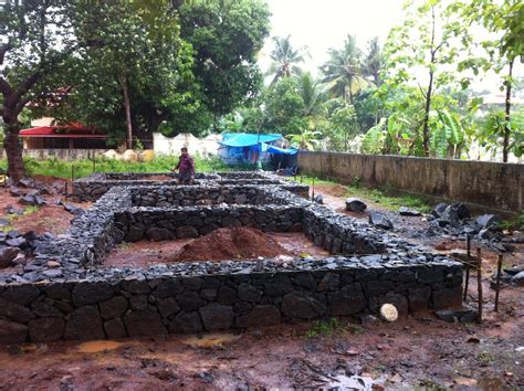 LIJOY JOHNSON VILLA @ Karuvannur: Random Rubble Masonry for Basement