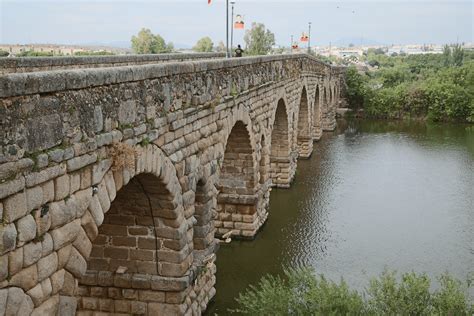 Mérida_roman bridge-min * All PYRENEES · France, Spain, Andorra