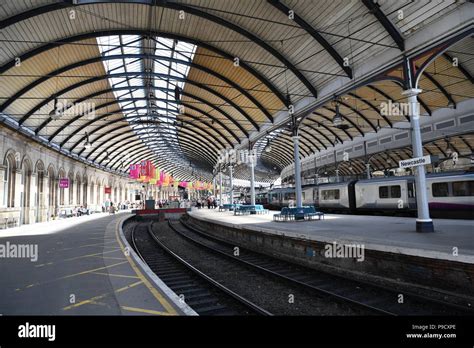 Newcastle Central Railway Station, Newcastle upon Tyne, England UK ...