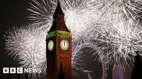 London New Year fireworks replaced by Trafalgar Square event - BBC News