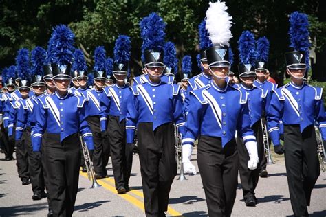 Pin by Mauricio on uniformes | Band uniforms, Marching band, Brass band