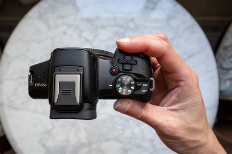 Early review of the Canon EOS R50: Compact and approachable | Popular ...