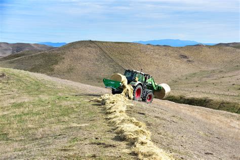 Mounted Bale Unrollers | Hustler Equipment