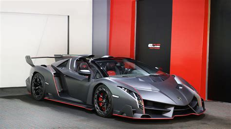 Alain Class Motors | Lamborghini Veneno Roadster - 1 of 9