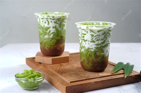 Premium Photo | Es cendol or lod chong is a sweet ice dessert made from ...