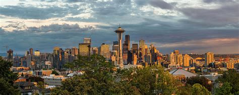 Seattle Skyline at sunset Photograph by Chuck Edge