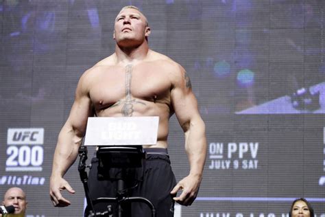 Video and Photos: Brock Lesnar's physique from UFC 200 vs previous UFC ...