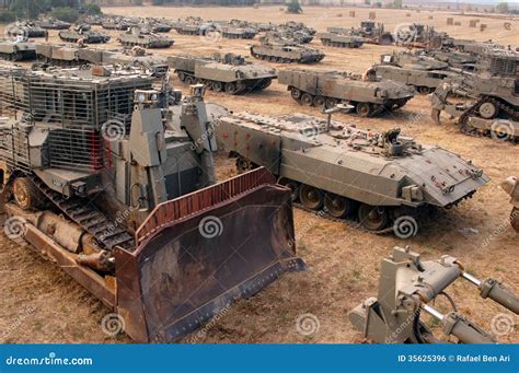 IDF Forces Tanks and Armed Vehicles Outside Gaza Strip Editorial Photo ...