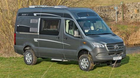 Esta Mercedes-Benz Sprinter camper luce una preparación extrema