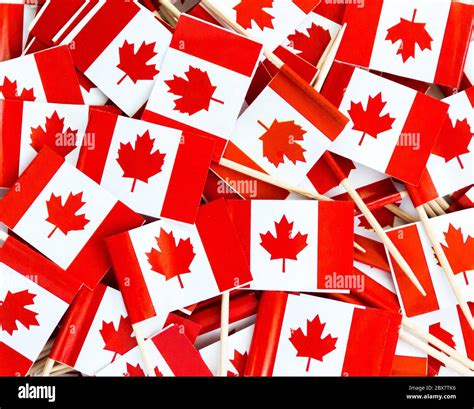 Details 100 canada flag background - Abzlocal.mx