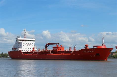 Hundreds report 'strange ship horn' sound across Glasgow in middle of ...