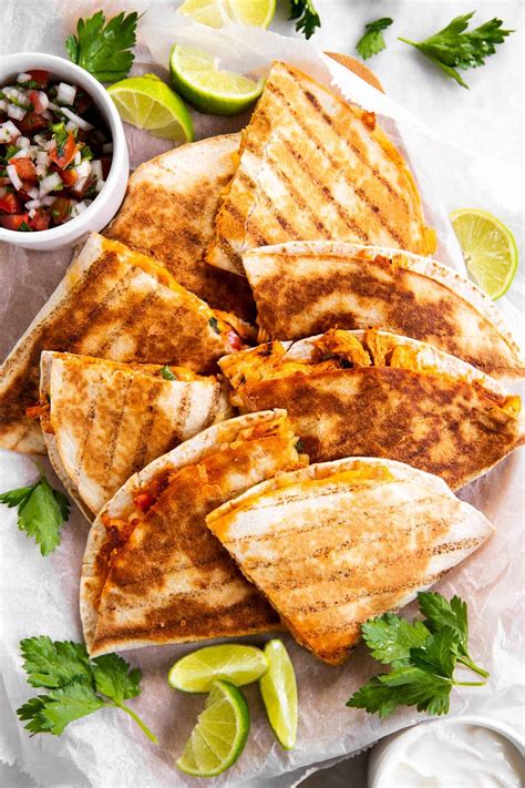 Easy Chicken Quesadillas Recipe - Savory Nothings