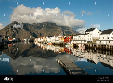 Fishing village of Henningsvaer on the Lofoten islands, Autumn ...