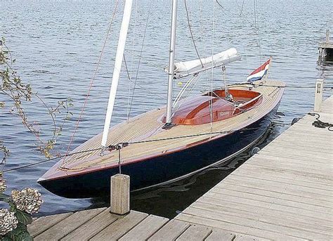 clean small | Sailboat yacht, Classic sailing, Sailing dinghy