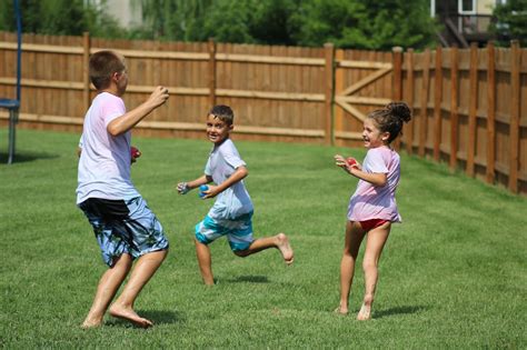 Bolling With 5: Water Balloon Fight!