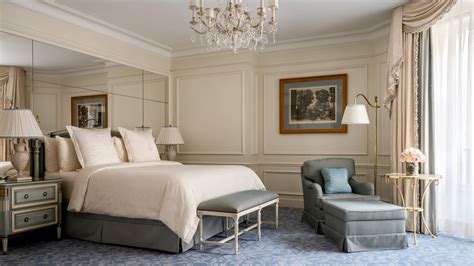 Luxury Paris Hotel Suites & Rooms | Four Seasons George V, Paris