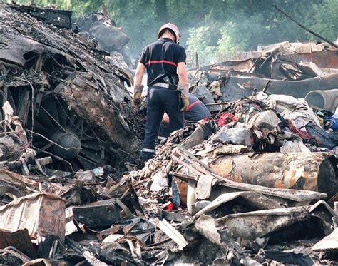 Crash of a Aérospatiale-BAC Concorde in Gonesse: 113 killed | Bureau of ...