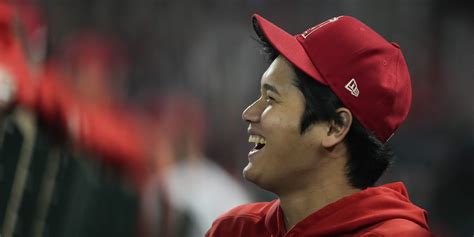 Shohei Ohtani donates gloves to Japanese elementary schools