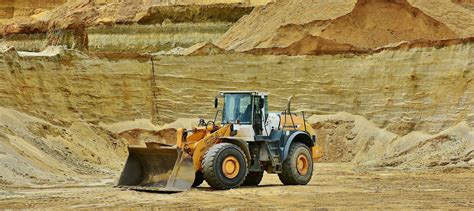 Mining Method Transition – dredging to open pit mining - OUEST PM SOLUTIONS