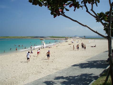 Okinawa Travel Guide: Okinawa Beach Review: Tropical Beach